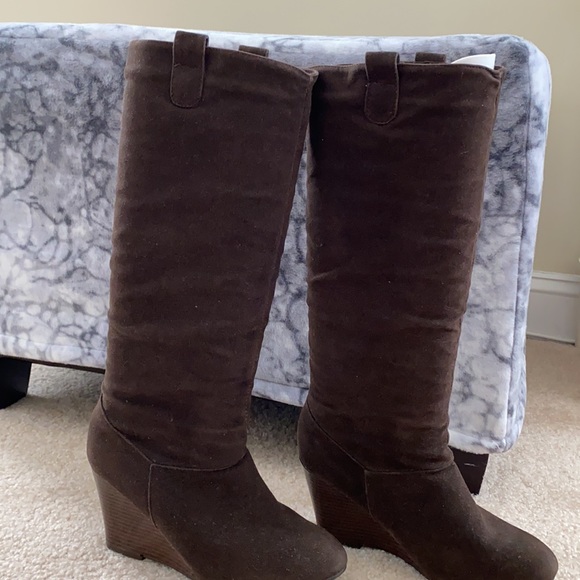 Boots - Picture 3 of 4